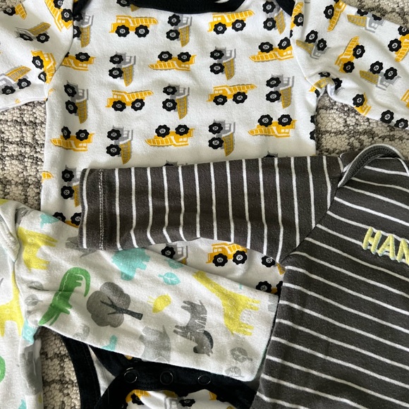 Bundle of 5 boys’ long sleeve bodysuits - Picture 4 of 5